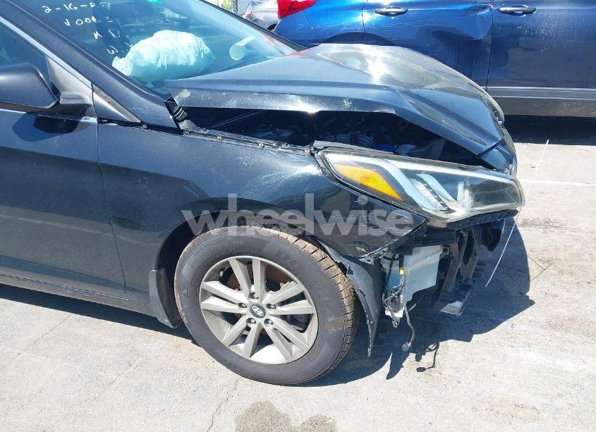 Photo 13 of 2015 Hyundai Sonata SE (VIN 5NPE24AF1FH210063)