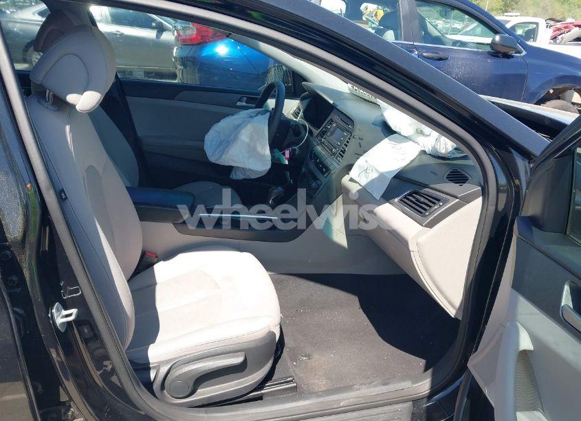 Photo 5 of 2015 Hyundai Sonata SE (VIN 5NPE24AF1FH210063)