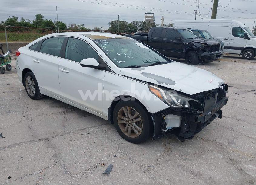 2015 Hyundai Sonata SE (VIN 5NPE24AF1FH221189) main photo