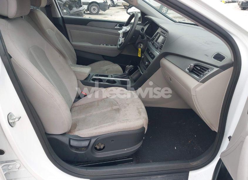 Photo 5 of 2015 Hyundai Sonata SE (VIN 5NPE24AF1FH221189)