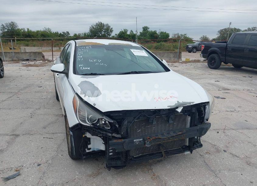 Photo 6 of 2015 Hyundai Sonata SE (VIN 5NPE24AF1FH221189)