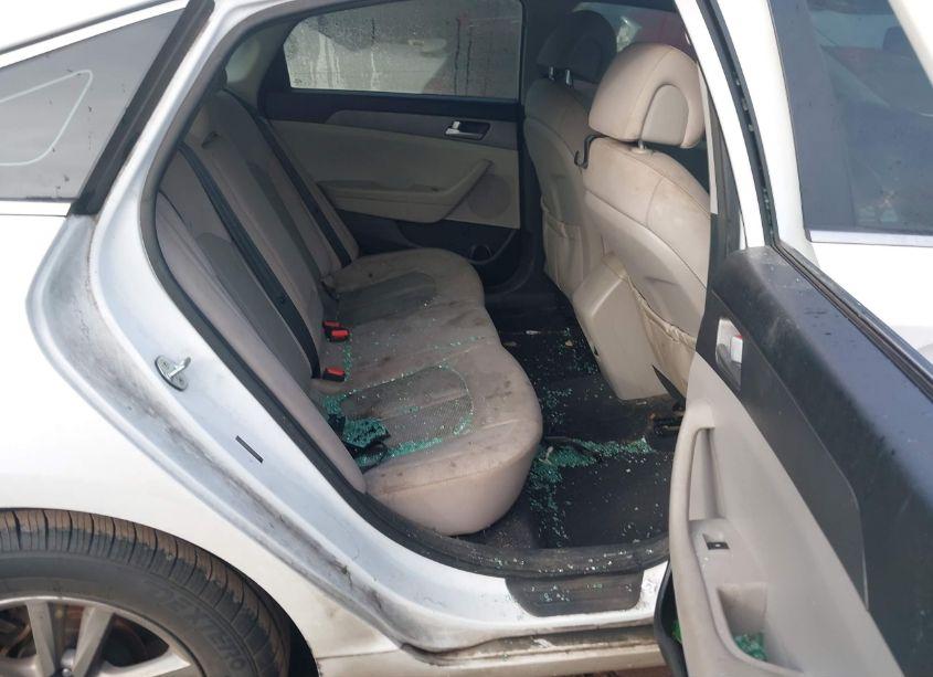 Photo 8 of 2015 Hyundai Sonata SE (VIN 5NPE24AF1FH229535)