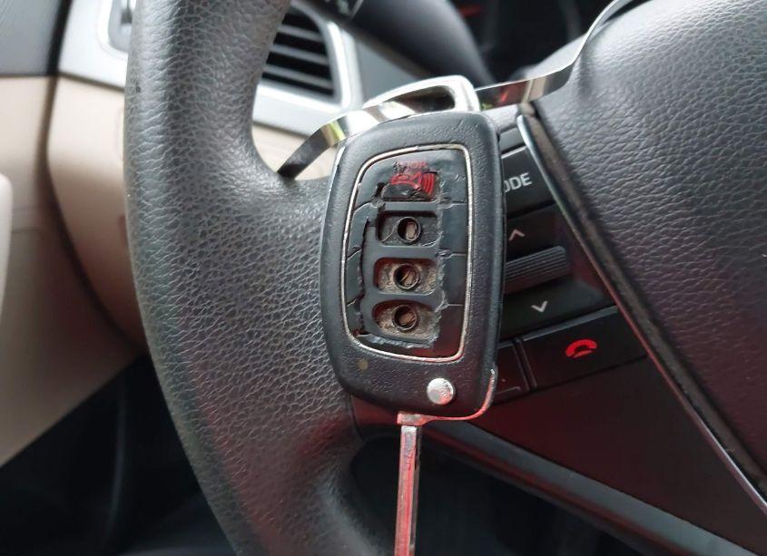 Photo 11 of 2015 Hyundai Sonata SE (VIN 5NPE24AF1FH241961)