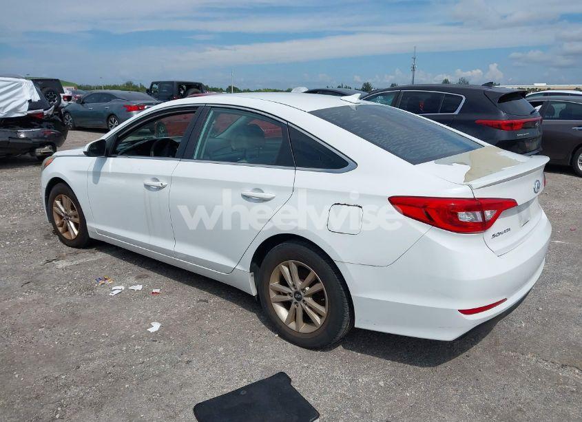 Photo 3 of 2015 Hyundai Sonata SE (VIN 5NPE24AF1FH249428)