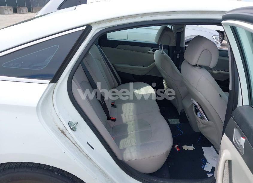 Photo 8 of 2015 Hyundai Sonata SE (VIN 5NPE24AF1FH249428)