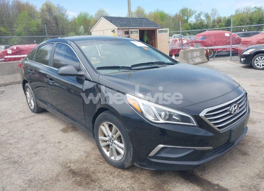 2016 Hyundai Sonata SE (VIN 5NPE24AF1GH268594) main photo