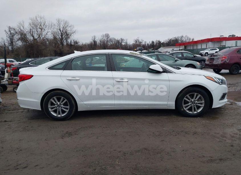 Photo 13 of 2016 Hyundai Sonata SE (VIN 5NPE24AF1GH273214)