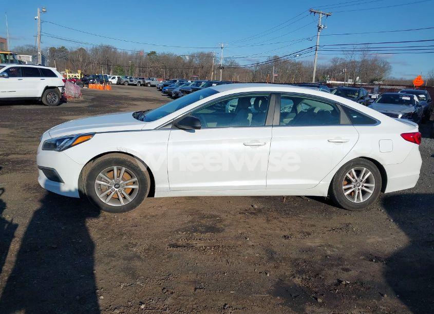 Photo 14 of 2016 Hyundai Sonata SE (VIN 5NPE24AF1GH275237)