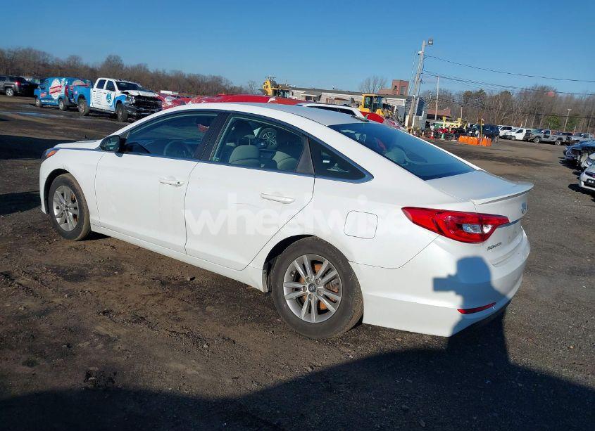 Photo 3 of 2016 Hyundai Sonata SE (VIN 5NPE24AF1GH275237)