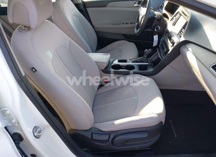 Photo 5 of 2016 Hyundai Sonata SE (VIN 5NPE24AF1GH275237)
