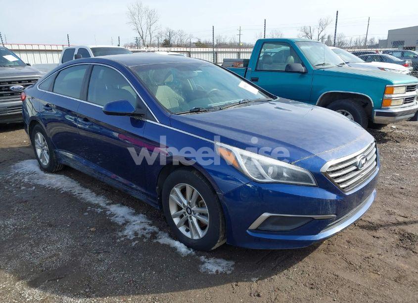 2016 Hyundai Sonata SE (VIN 5NPE24AF1GH275593) main photo