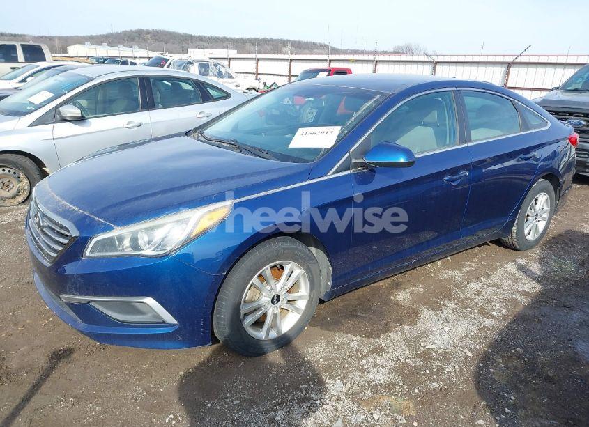 Photo 2 of 2016 Hyundai Sonata SE (VIN 5NPE24AF1GH275593)