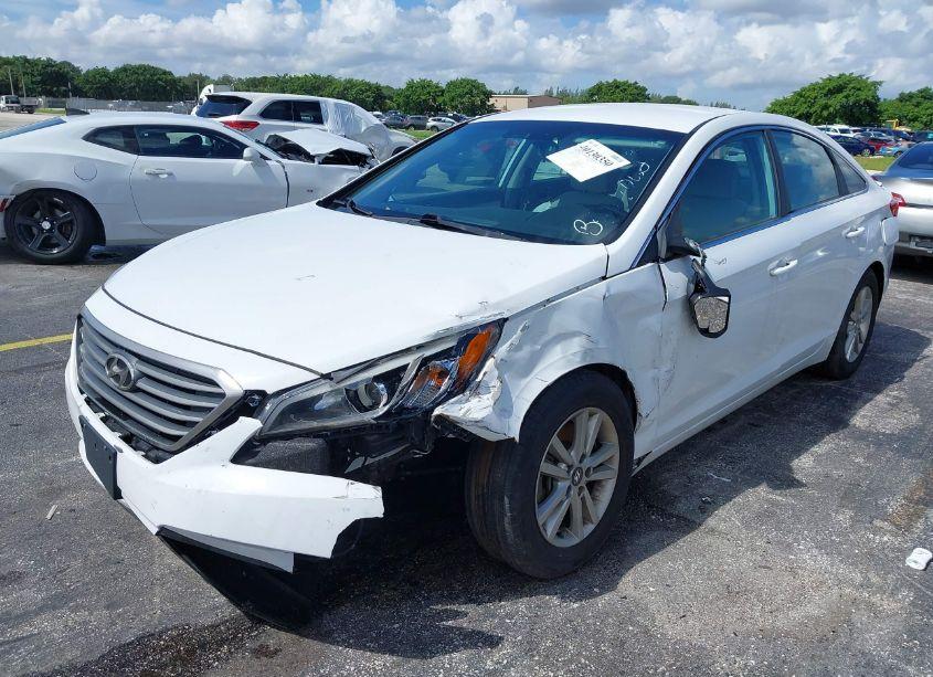 Photo 13 of 2016 Hyundai Sonata SE (VIN 5NPE24AF1GH279062)