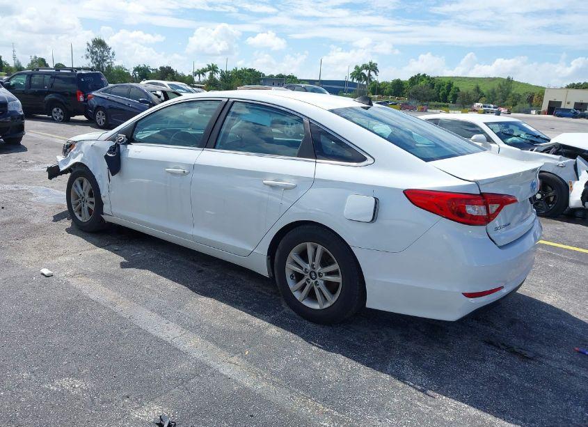 Photo 3 of 2016 Hyundai Sonata SE (VIN 5NPE24AF1GH279062)