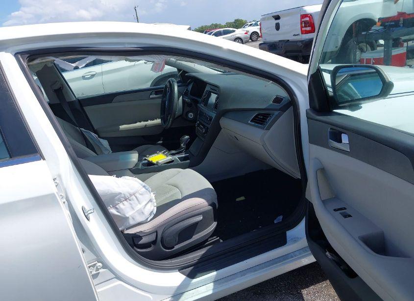 Photo 5 of 2016 Hyundai Sonata SE (VIN 5NPE24AF1GH279062)