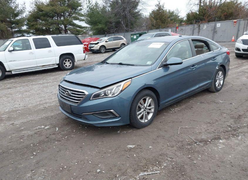 Photo 2 of 2016 Hyundai Sonata SE (VIN 5NPE24AF1GH279188)