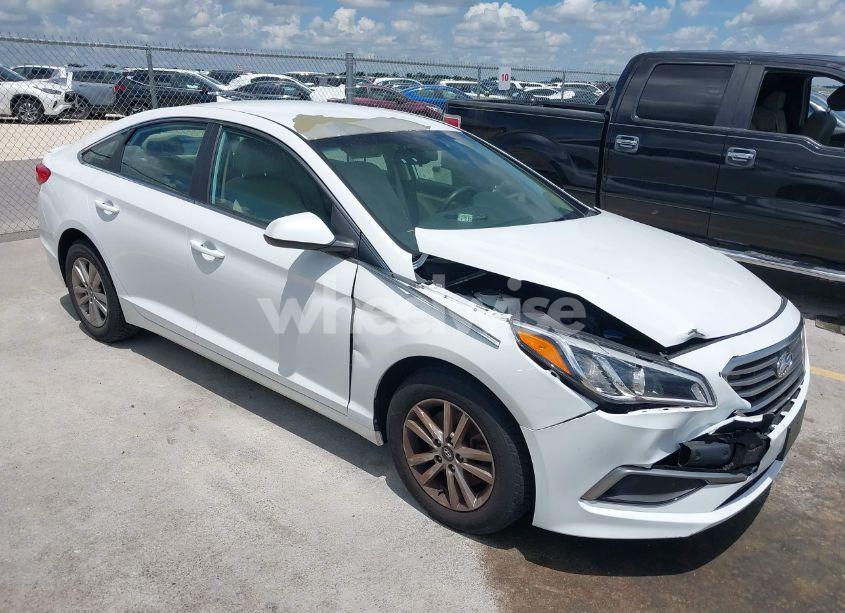 2016 Hyundai Sonata SE (VIN 5NPE24AF1GH285265) main photo