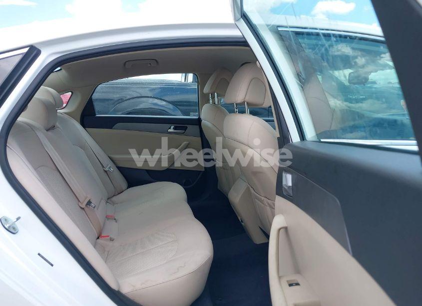 Photo 8 of 2016 Hyundai Sonata SE (VIN 5NPE24AF1GH285265)