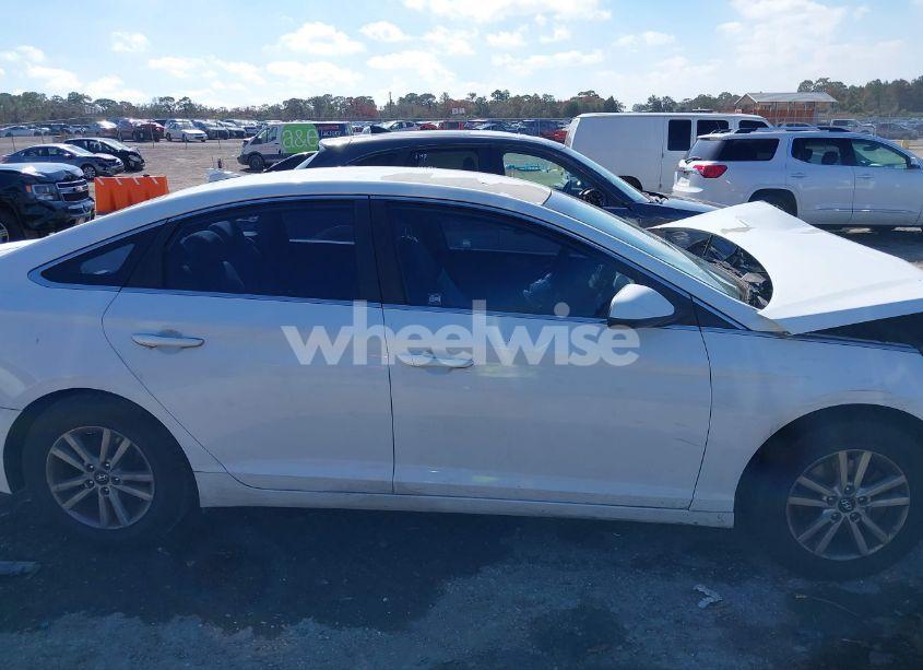 Photo 13 of 2016 Hyundai Sonata SE (VIN 5NPE24AF1GH297559)