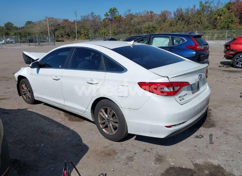 Photo 3 of 2016 Hyundai Sonata SE (VIN 5NPE24AF1GH297559)