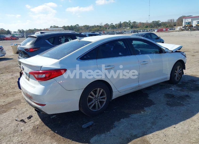Photo 4 of 2016 Hyundai Sonata SE (VIN 5NPE24AF1GH297559)