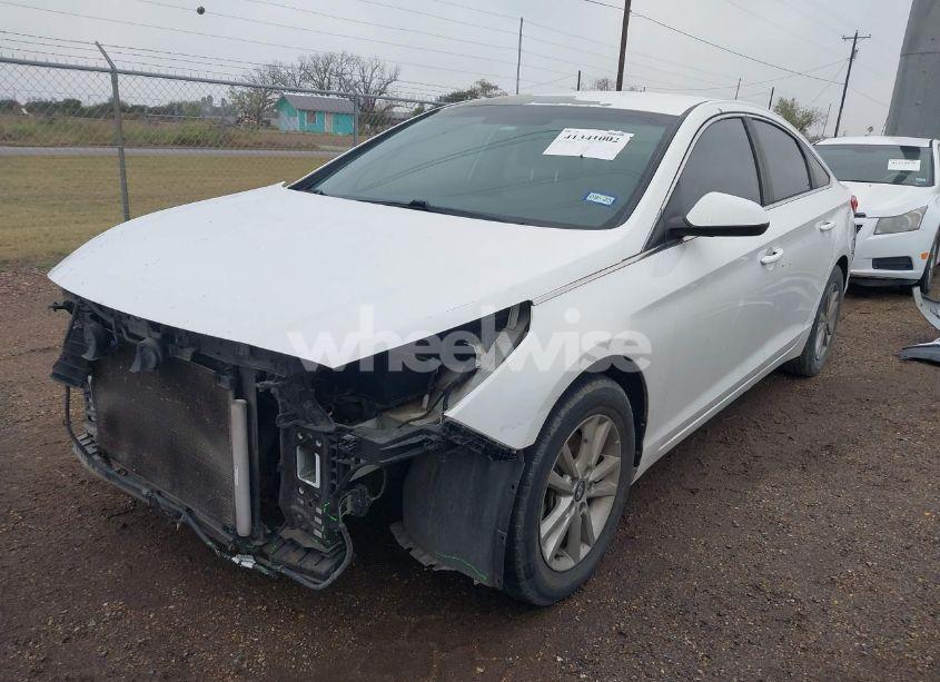 Photo 2 of 2016 Hyundai Sonata SE (VIN 5NPE24AF1GH317891)