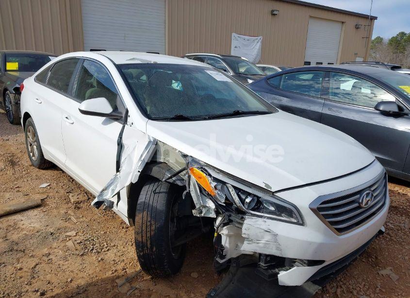 2016 Hyundai Sonata SE (VIN 5NPE24AF1GH319110) main photo