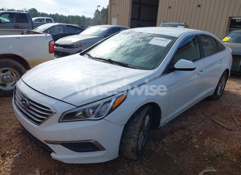 Photo 2 of 2016 Hyundai Sonata SE (VIN 5NPE24AF1GH319110)