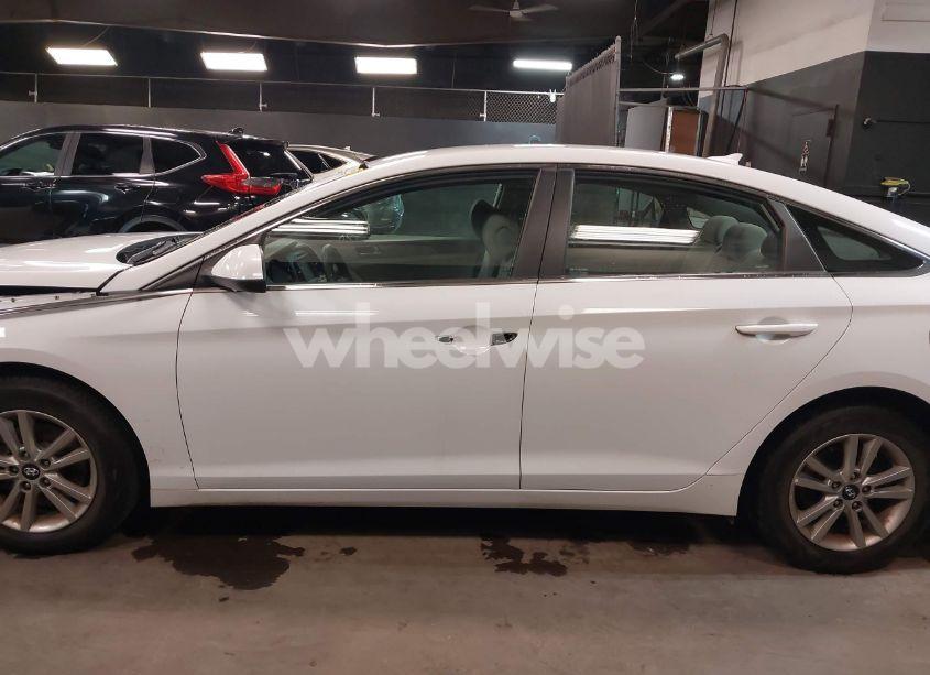 Photo 13 of 2016 Hyundai Sonata SE (VIN 5NPE24AF1GH334058)