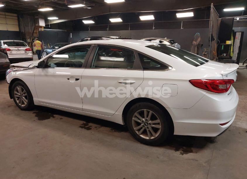 Photo 3 of 2016 Hyundai Sonata SE (VIN 5NPE24AF1GH334058)
