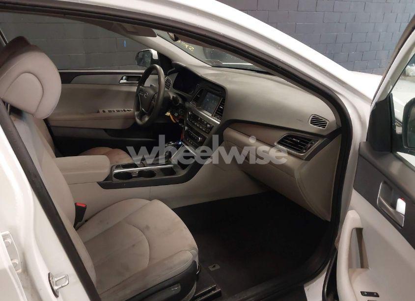 Photo 5 of 2016 Hyundai Sonata SE (VIN 5NPE24AF1GH334058)