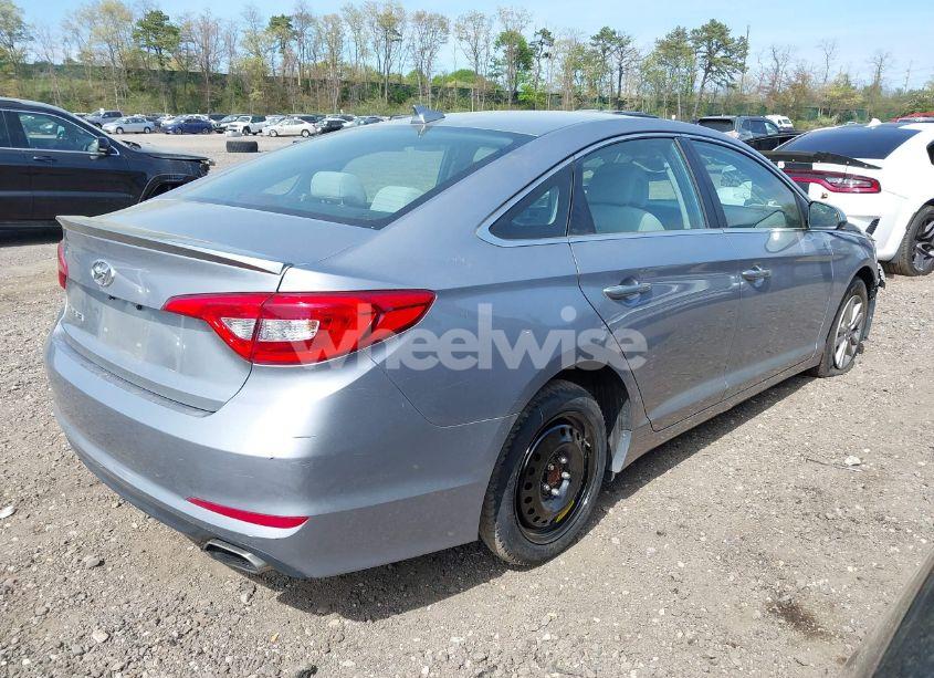 Photo 4 of 2016 Hyundai Sonata SE (VIN 5NPE24AF1GH335520)