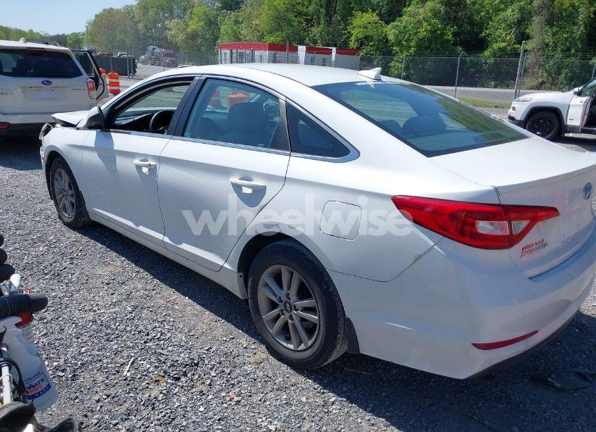 Photo 3 of 2016 Hyundai Sonata SE (VIN 5NPE24AF1GH337963)