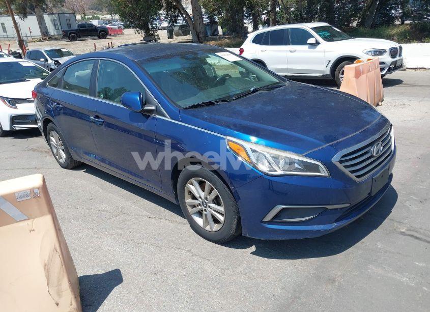 2016 Hyundai Sonata SE (VIN 5NPE24AF1GH343939) main photo