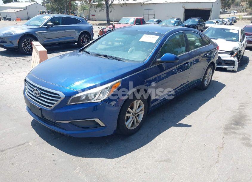 Photo 2 of 2016 Hyundai Sonata SE (VIN 5NPE24AF1GH343939)