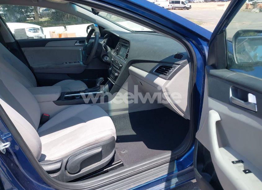 Photo 5 of 2016 Hyundai Sonata SE (VIN 5NPE24AF1GH343939)