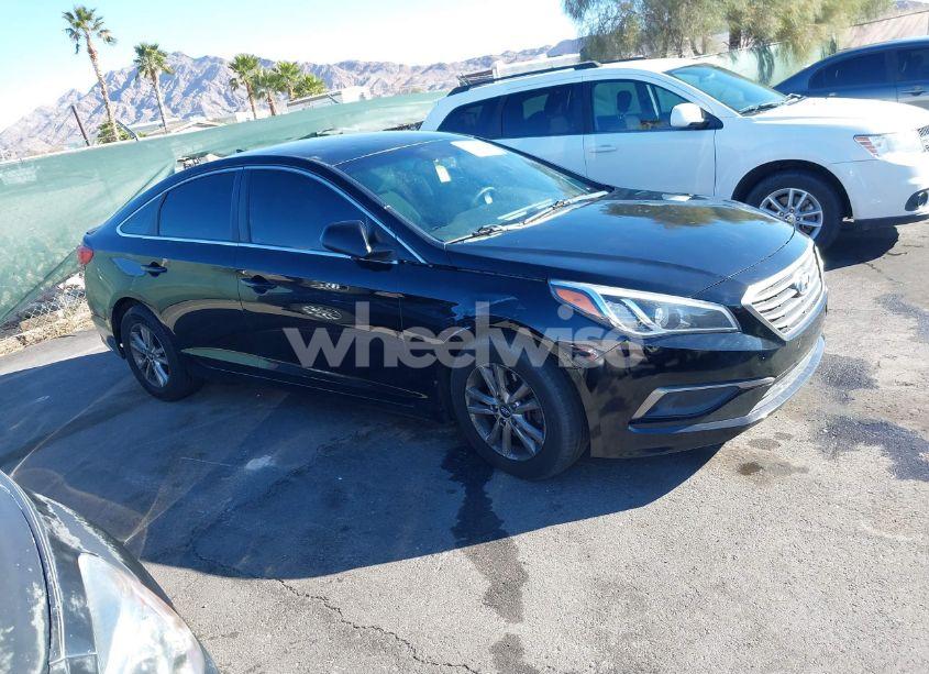 2016 Hyundai Sonata SE (VIN 5NPE24AF1GH352186) main photo
