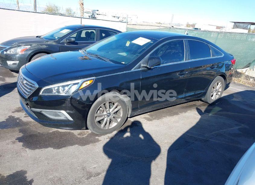 Photo 2 of 2016 Hyundai Sonata SE (VIN 5NPE24AF1GH352186)