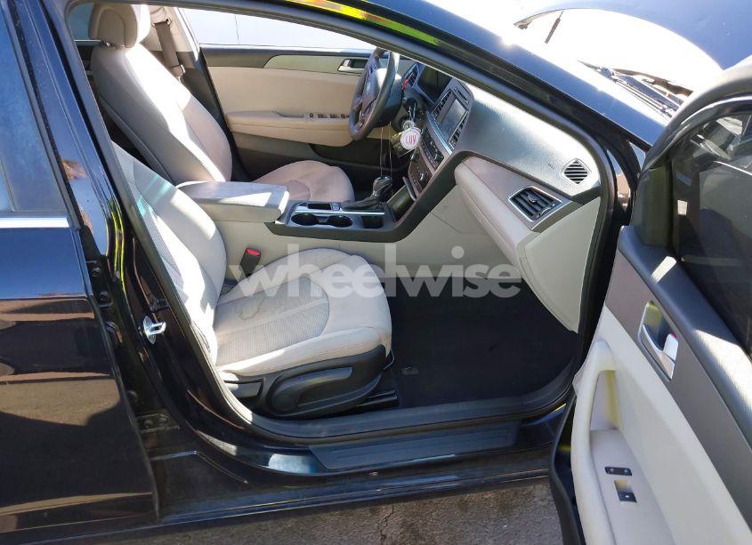 Photo 5 of 2016 Hyundai Sonata SE (VIN 5NPE24AF1GH352186)