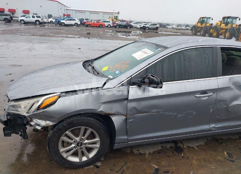 Photo 18 of 2016 Hyundai Sonata SE (VIN 5NPE24AF1GH365598)