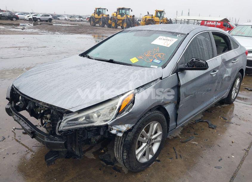 Photo 2 of 2016 Hyundai Sonata SE (VIN 5NPE24AF1GH365598)