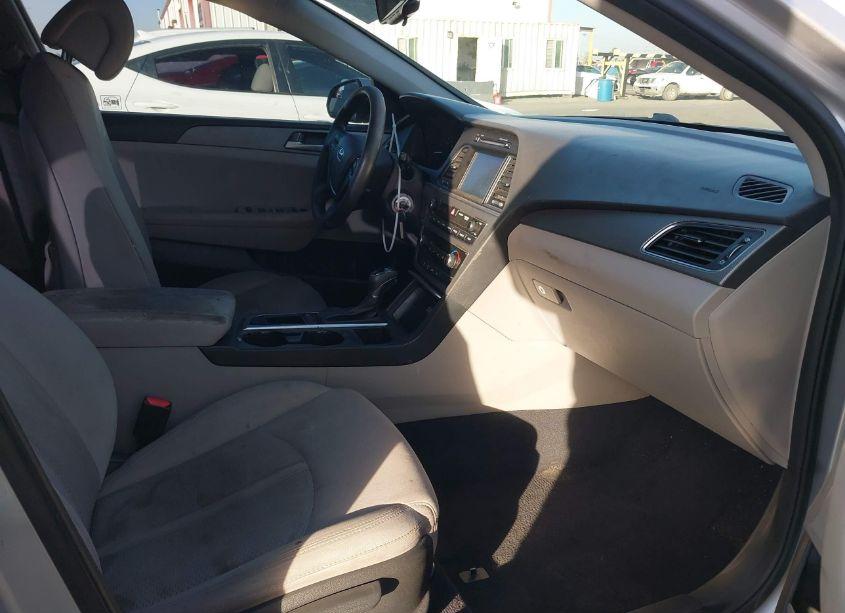 Photo 5 of 2016 Hyundai Sonata SE (VIN 5NPE24AF1GH375242)
