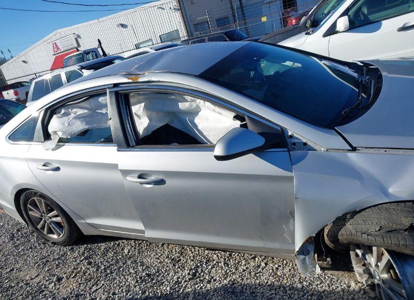 Photo 12 of 2016 Hyundai Sonata SE (VIN 5NPE24AF1GH388864)