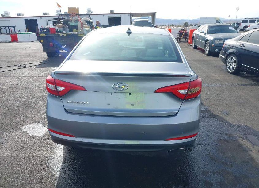 Photo 16 of 2016 Hyundai Sonata SE (VIN 5NPE24AF1GH405467)