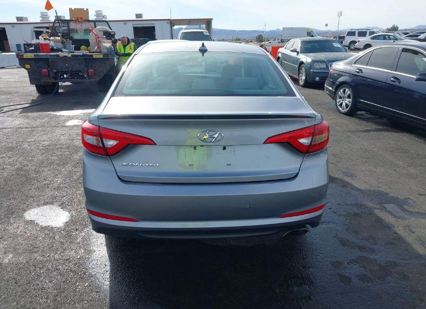Photo 6 of 2016 Hyundai Sonata SE (VIN 5NPE24AF1GH405467)