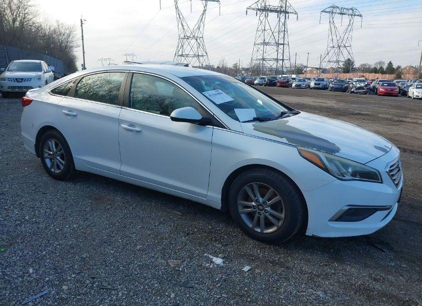 2016 Hyundai Sonata SE (VIN 5NPE24AF1GH434130) main photo
