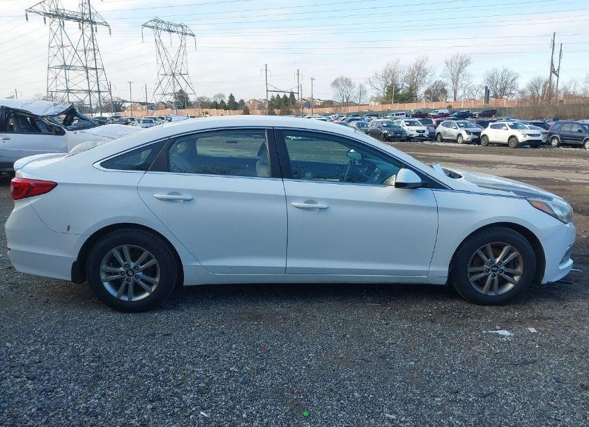Photo 12 of 2016 Hyundai Sonata SE (VIN 5NPE24AF1GH434130)