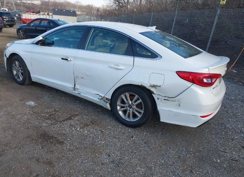 Photo 3 of 2016 Hyundai Sonata SE (VIN 5NPE24AF1GH434130)