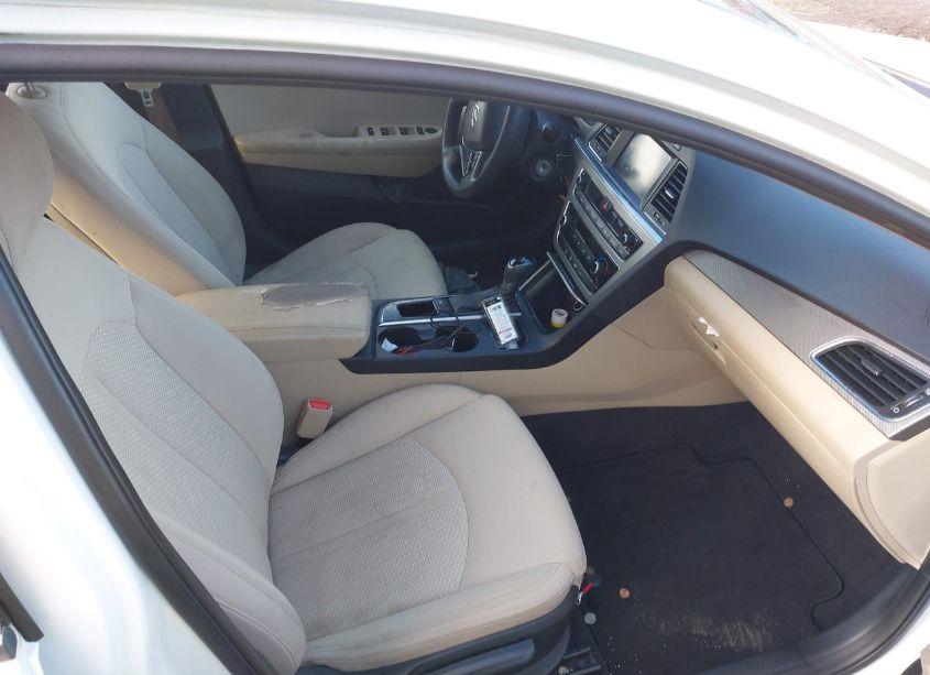 Photo 5 of 2016 Hyundai Sonata SE (VIN 5NPE24AF1GH434130)