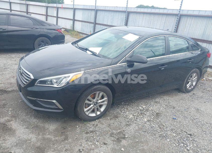 Photo 2 of 2017 Hyundai Sonata SE (VIN 5NPE24AF1HH466268)